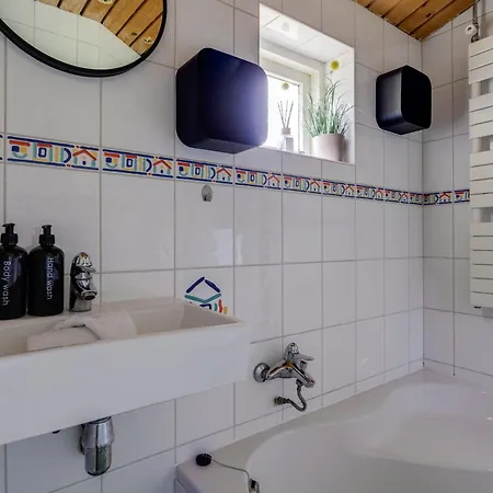 Semesterbostad Boshuisje Felua