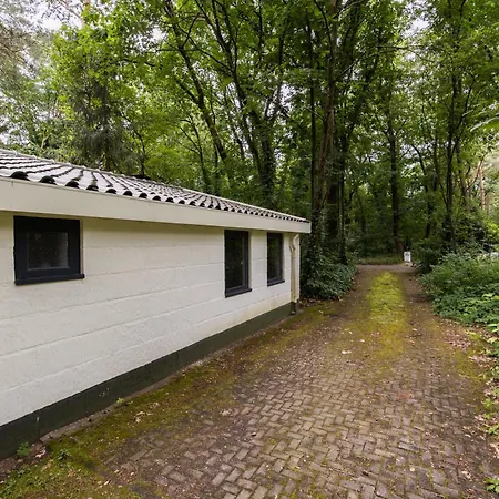 Holiday home Boshuisje Felua *