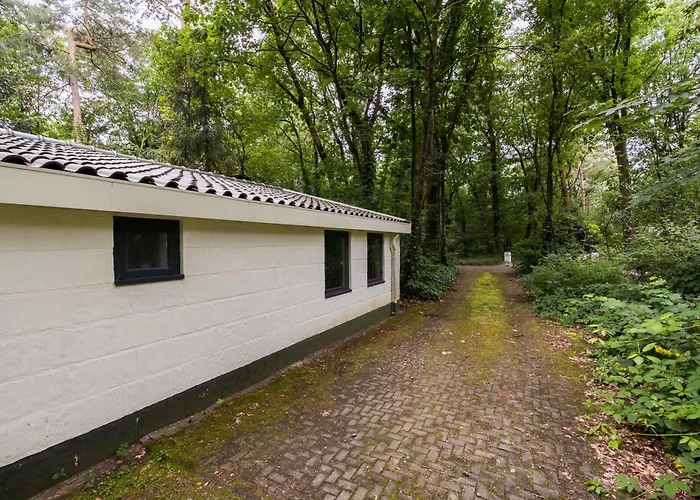 Holiday home Boshuisje Felua *